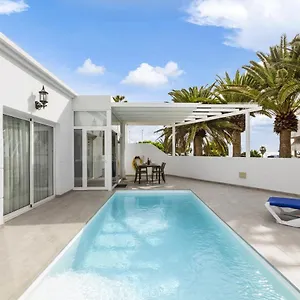 https://villa-nico.puertodelcarmen-hotels.org