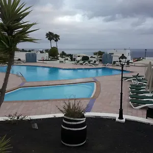 https://apartamentos-carlota-puerto-del-carmen-lanzarote.puertodelcarmen-hotels.org
